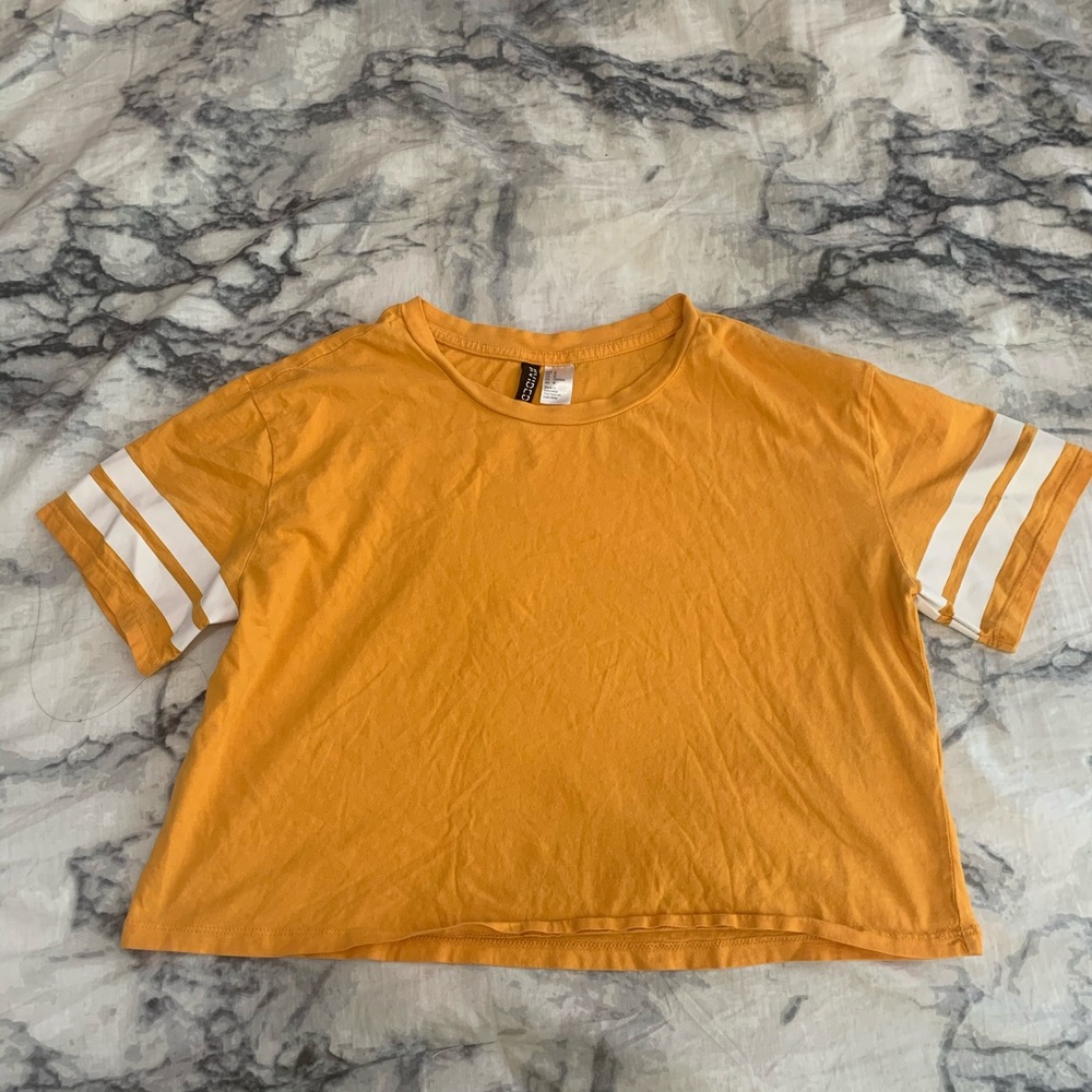 yellow short sleeved crop top